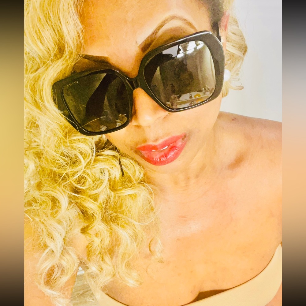 Women’s 💚sunglasses 🕶️(Gucci)💚 - Picture 11 of 11